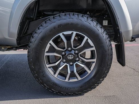 Used 2023 Toyota Tacoma TRD Sport w/ Black Out Package (TMS) image 12