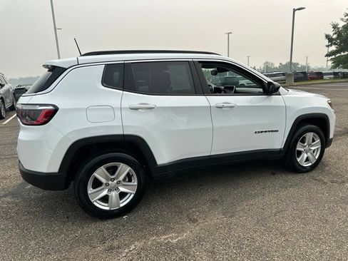 Used 2022 Jeep Compass Latitude w/ Convenience Group AWD/4WD image 13