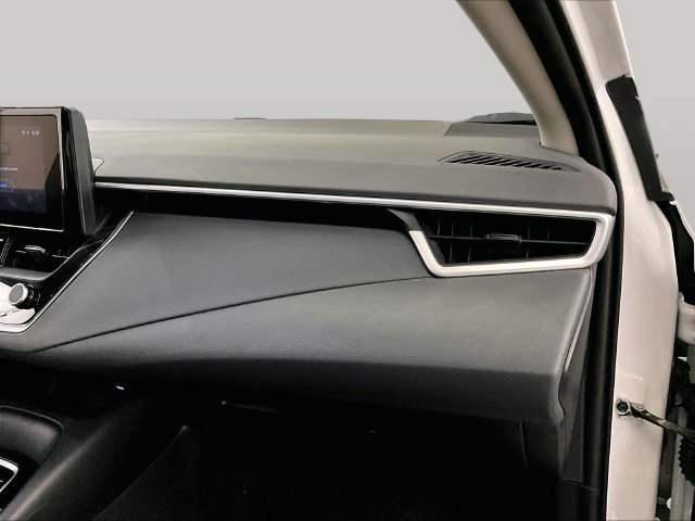 Used 2025 Toyota Corolla LE FWD image 15