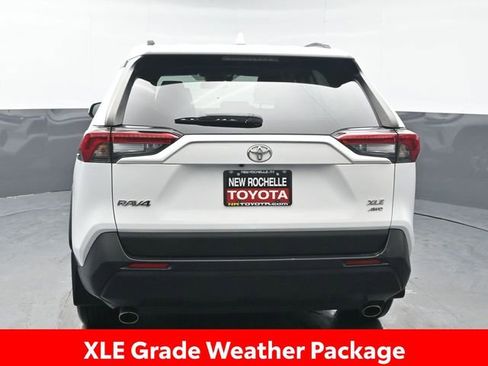 Certified 2022 Toyota RAV4 XLE w/ Convenience Package image 5