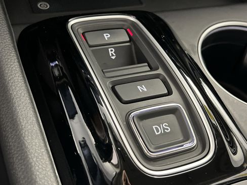 Used 2025 Honda Pilot Touring image 23