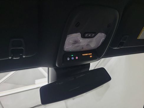 Used 2024 GMC Canyon AT4X w/ AT4X AEV Edition image 15