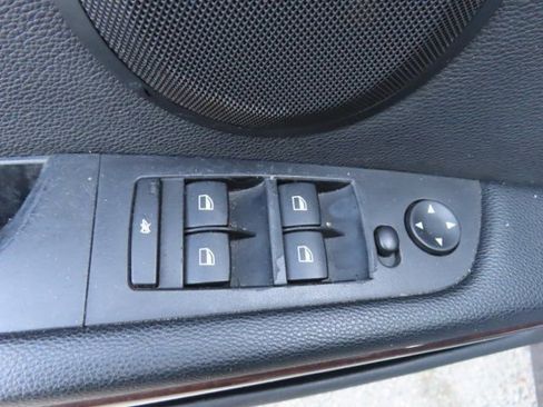 Used 2006 BMW 325i Sedan image 15