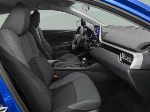 Used 2020 Toyota C-HR LE FWD image 28