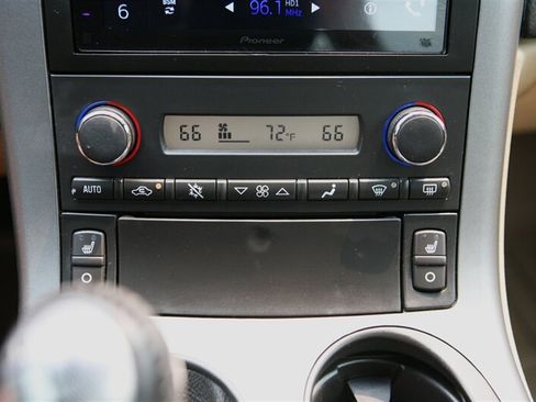 Used 2006 Chevrolet Corvette Coupe w/ Preferred Equipment Group RWD image 29
