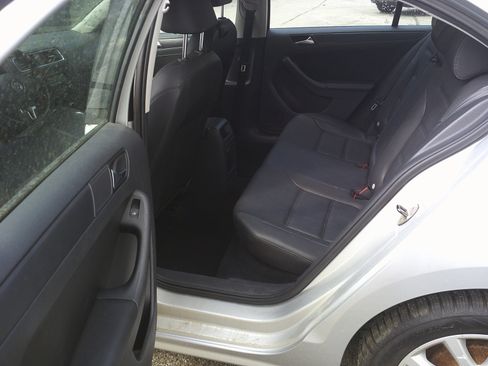 Used 2012 Volkswagen Jetta SE FWD image 10