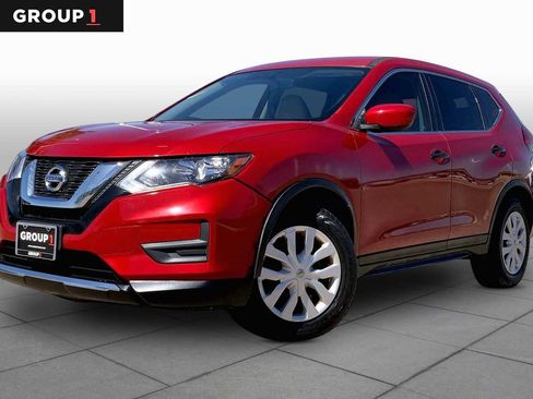 Used 2017 Nissan Rogue S FWD image 1