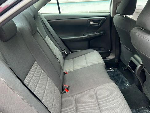 Used 2016 Toyota Camry LE image 18