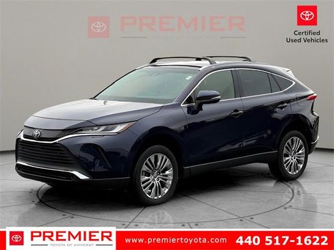 Used 2022 Toyota Venza XLE image 1