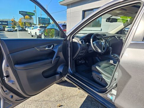 Used 2016 Nissan Rogue SL image 21