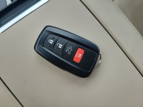 Used 2021 Toyota Highlander Platinum FWD image 41
