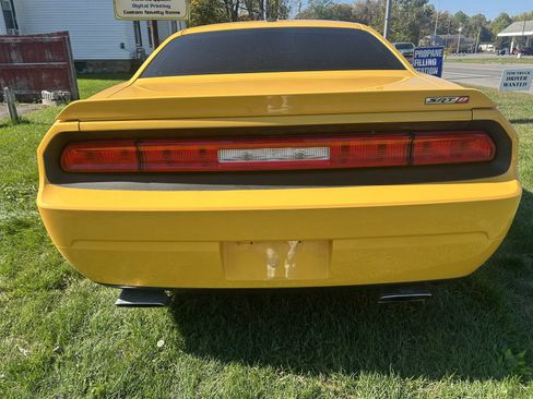 Used 2012 Dodge Challenger SRT8 Yellow Jacket w/ Premium Sound Group image 6