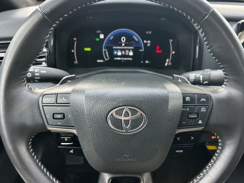 Used 2025 Toyota Camry SE FWD image 22