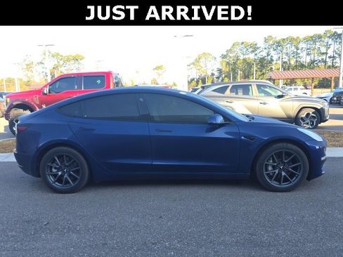 Used 2022 Tesla Model 3 Long Range image 3