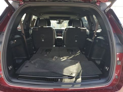 Certified 2023 Jeep Grand Cherokee L Laredo image 11