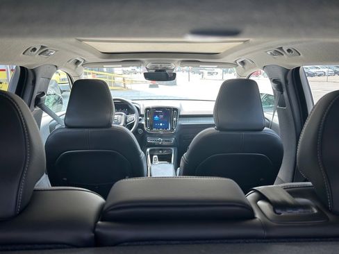 Certified 2025 Volvo XC40 B5 Plus image 24