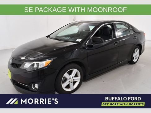 Used 2012 Toyota Camry SE FWD image 1