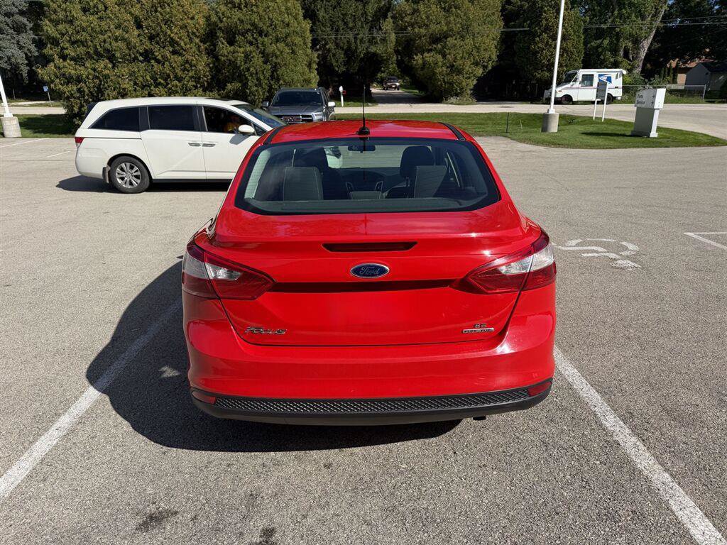 Used 2014 Ford Focus SE w/ SE Winter Package FWD image 15