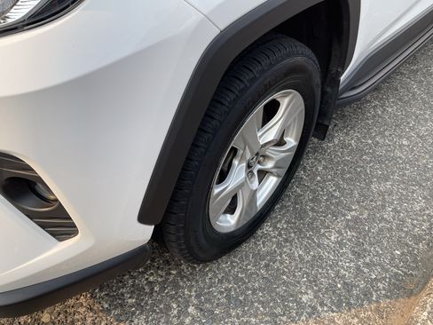 Certified 2020 Toyota RAV4 XLE w/ XLE Grade Weather Package AWD/4WD image 8
