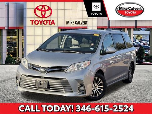 Used 2020 Toyota Sienna XLE image 1