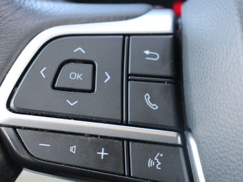 Certified 2024 Toyota Sienna XLE image 25