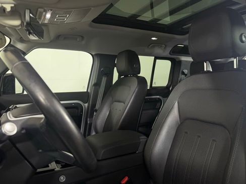 Used 2020 Land Rover Defender 110 First Edition image 4