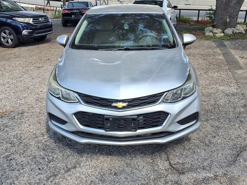 Used 2017 Chevrolet Cruze LS FWD image 2