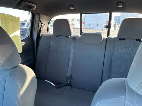 Used 2016 Toyota Tacoma TRD Sport image 5