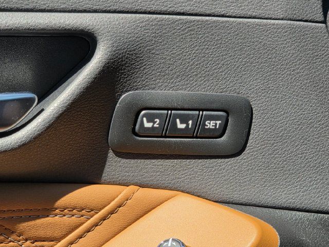 Used 2021 Toyota Avalon Limited FWD image 17