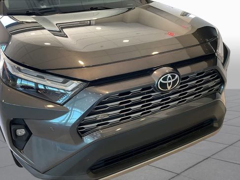 Used 2023 Toyota RAV4 Limited AWD/4WD image 30