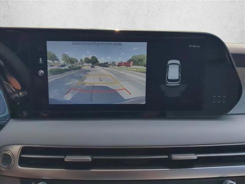 Used 2025 Hyundai Palisade SE FWD image 19