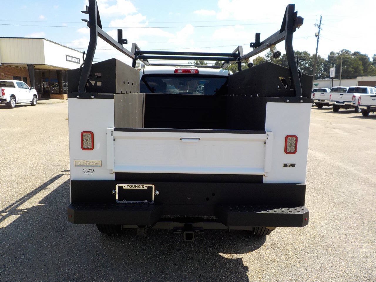 Used 2021 RAM 2500 Tradesman w/ Chrome Appearance Group AWD/4WD image 4