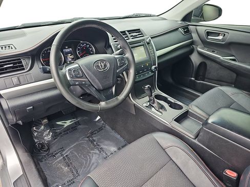 Used 2016 Toyota Camry SE FWD image 16