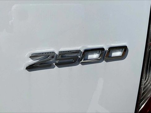 Used 2025 Mercedes-Benz Sprinter 2500 image 8