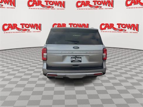 Used 2024 Ford Expedition XLT image 7