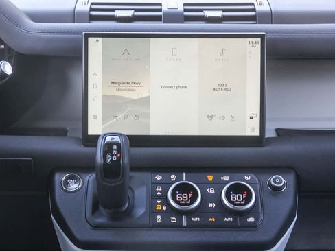 Used 2023 Land Rover Defender 130 SE image 13