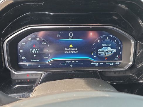 Used 2024 Chevrolet Silverado 1500 LTZ image 10