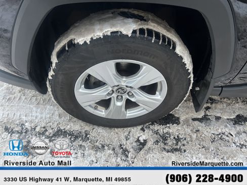 Used 2021 Toyota RAV4 LE image 11