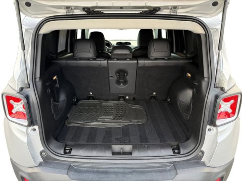 Used 2016 Jeep Renegade Limited image 17