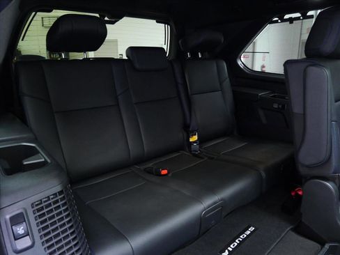 Used 2024 Toyota Sequoia Platinum AWD/4WD image 35