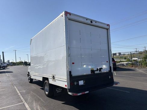 Used 2020 Chevrolet Express 3500 w/ Driver Convenience Package RWD image 5