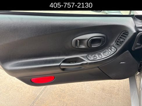 Used 2004 Chevrolet Corvette Z06 w/ Memory Package RWD image 9