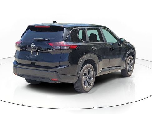 Used 2025 Nissan Rogue SV FWD image 4