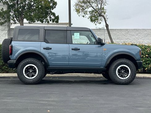 New 2025 Ford Bronco Badlands w/ Sasquatch Package image 3
