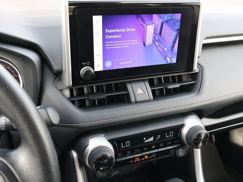 Used 2025 Toyota RAV4 XLE image 19