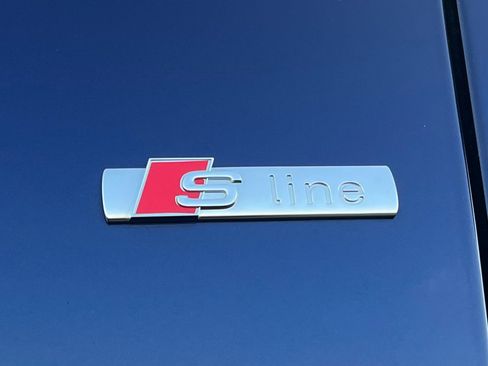 Used 2023 Audi Q8 Prestige image 19