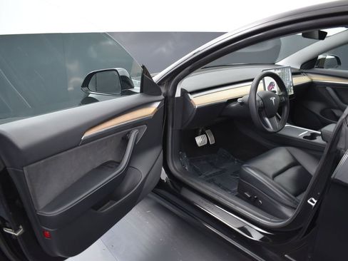 Used 2021 Tesla Model 3 Performance image 7