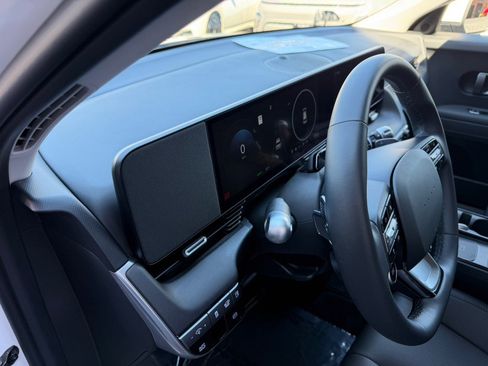 Used 2025 Hyundai Ioniq 5 SEL image 11