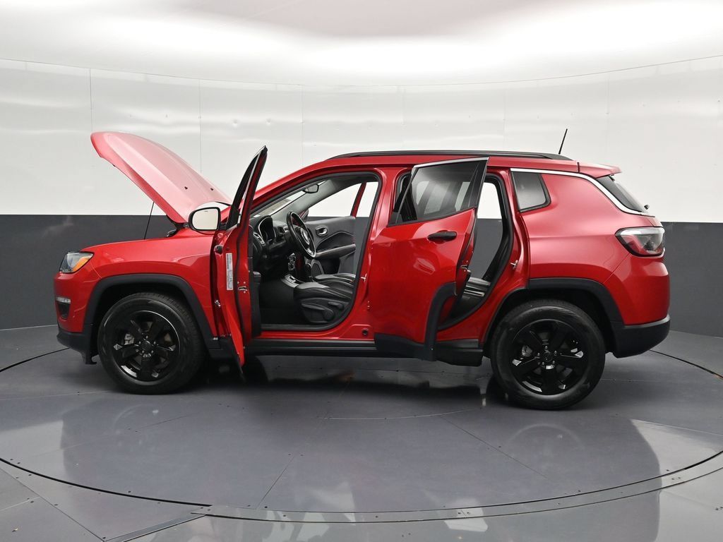 Used 2021 Jeep Compass Latitude FWD image 31