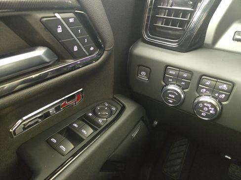 Certified 2023 GMC Sierra 1500 AT4 w/ Technology Package AWD/4WD image 27